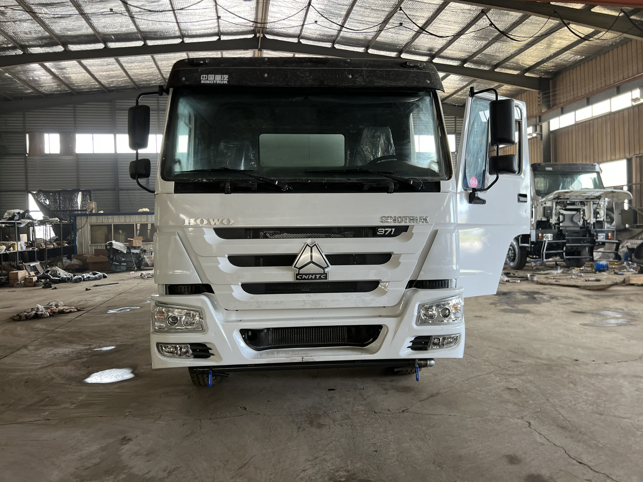 HOWO HOWO water tanker truck - Грузовик-цистерна: фото 2 HOWO HOWO water tanker truck - Грузовик-цистерна: фото 2