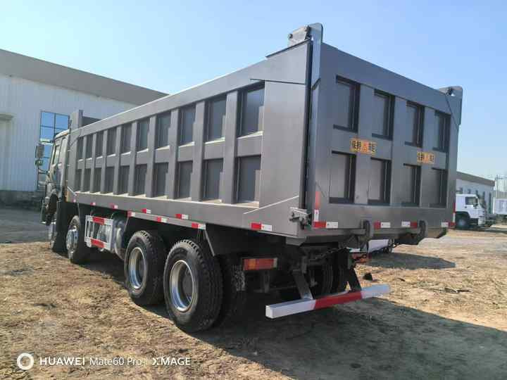 HOWO Heavy Dump Truck 6x4 8x4 Diesel Manual Transmission Right Left Hand Drive Sinotruck Dump Truck - Самосвал: фото 3 HOWO Heavy Dump Truck 6x4 8x4 Diesel Manual Transmission Right Left Hand Drive Sinotruck Dump Truck - Самосвал: фото 3