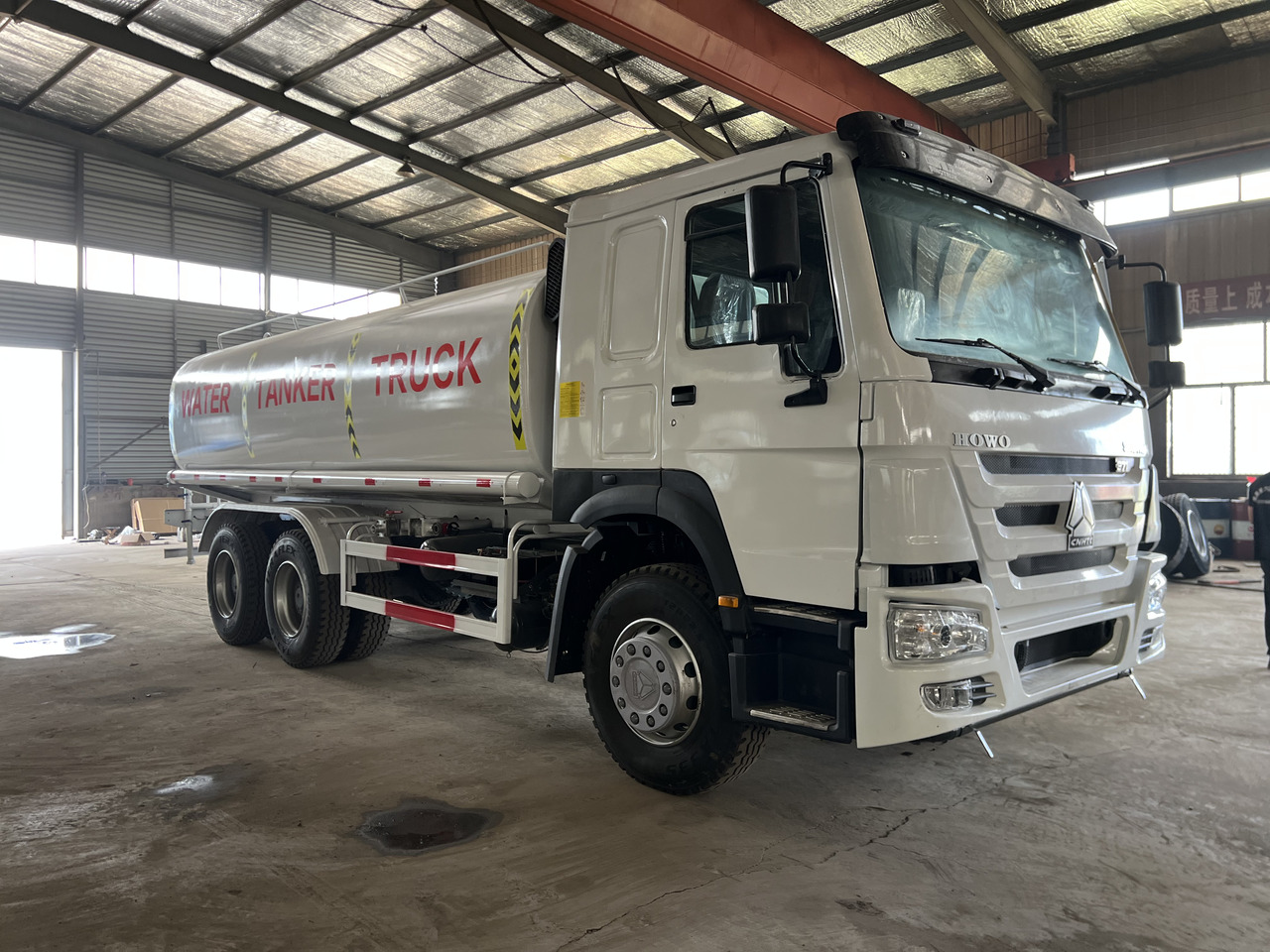 HOWO used water tank truck - Грузовик-цистерна: фото 4 HOWO used water tank truck - Грузовик-цистерна: фото 4