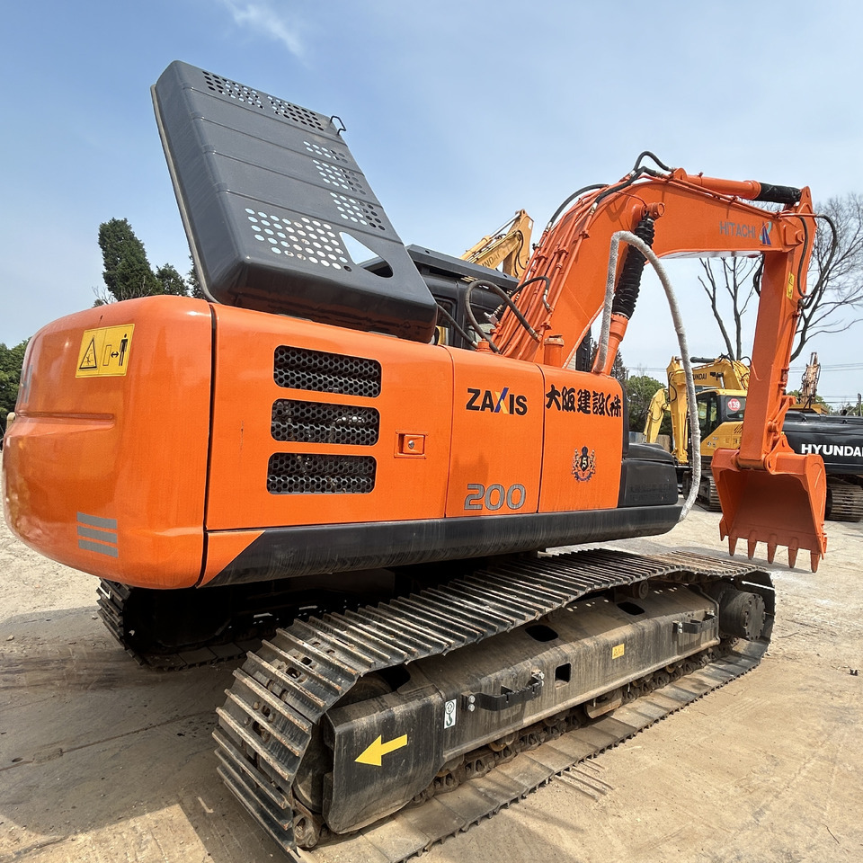 Hitachi ZX200 Excavator - Гусеничный экскаватор: фото 2 Hitachi ZX200 Excavator - Гусеничный экскаватор: фото 2