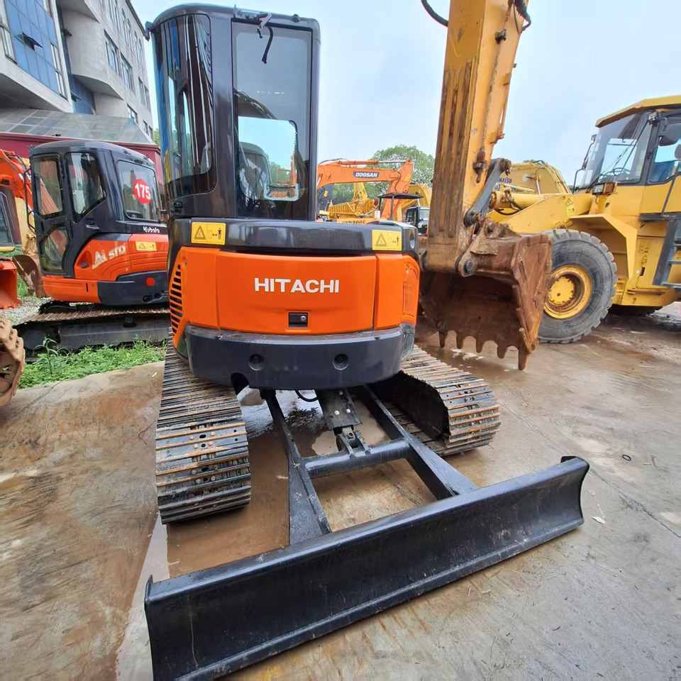 Hitachi ZX50 Excavator - Гусеничный экскаватор: фото 2 Hitachi ZX50 Excavator - Гусеничный экскаватор: фото 2