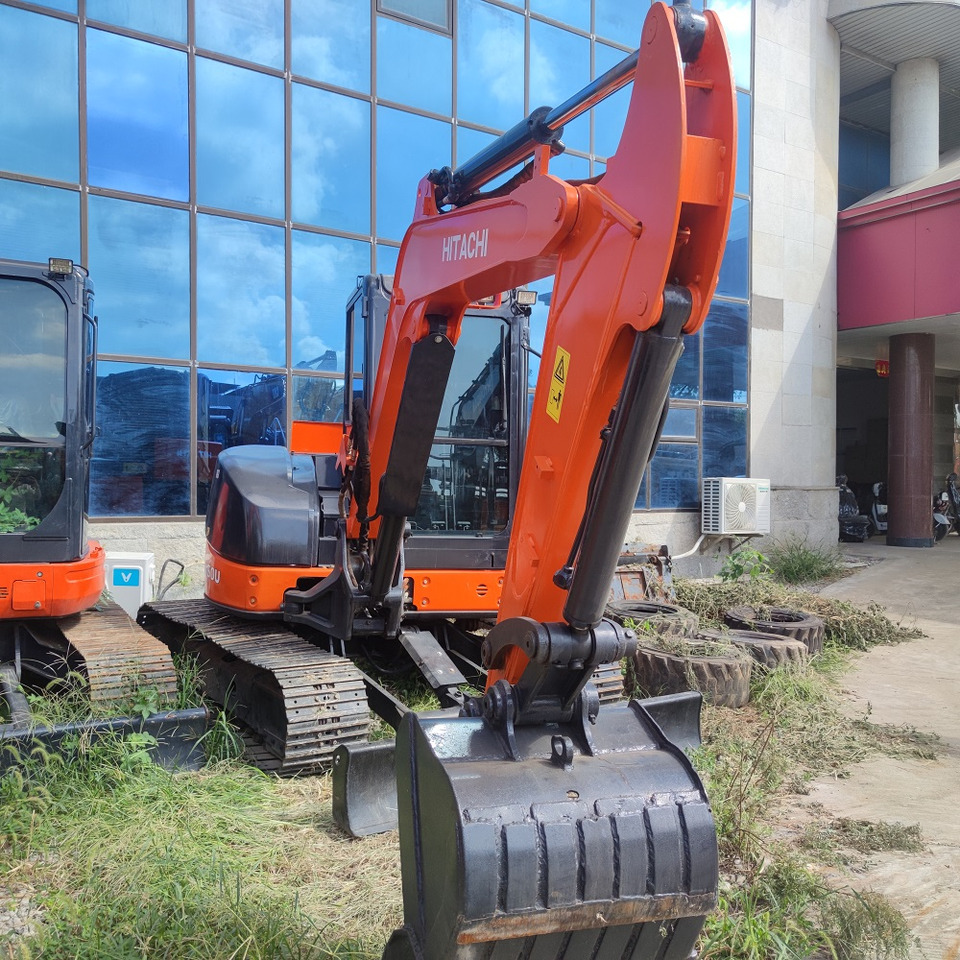 Hitachi ZX50 Excavator - Гусеничный экскаватор: фото 2 Hitachi ZX50 Excavator - Гусеничный экскаватор: фото 2