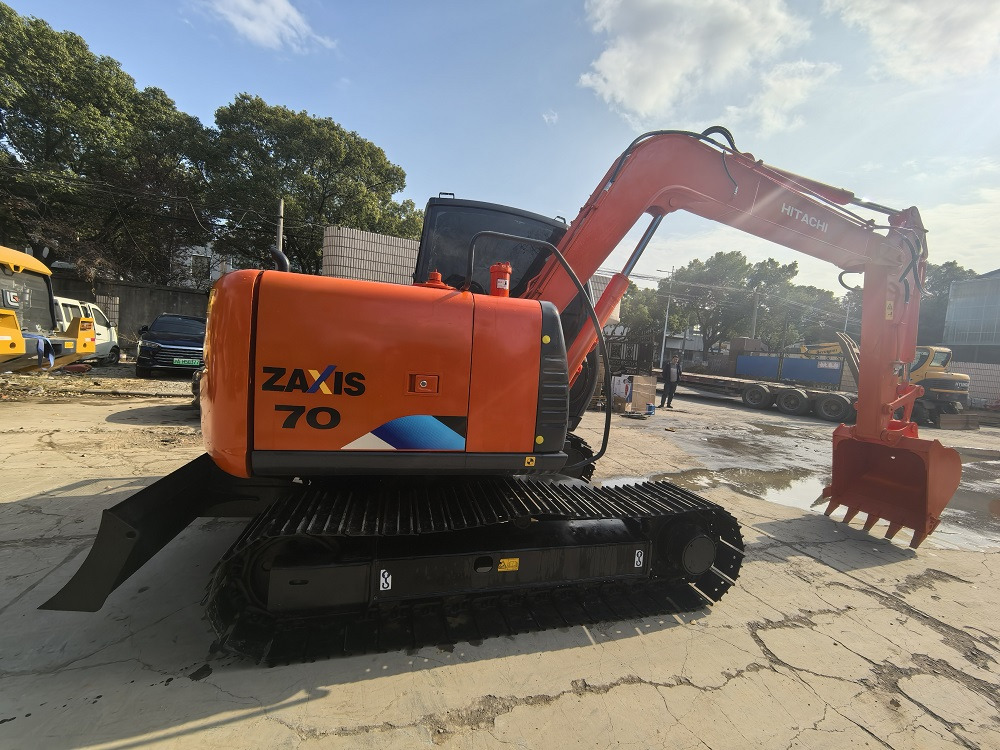 Hitachi ZX70 Excavator - Гусеничный экскаватор: фото 2 Hitachi ZX70 Excavator - Гусеничный экскаватор: фото 2