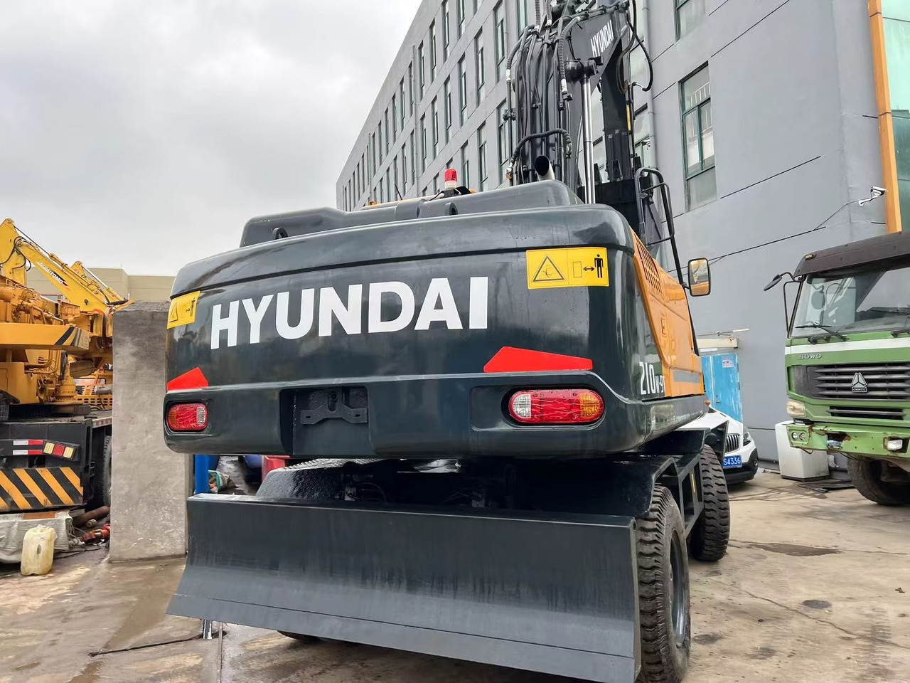 Hyundai 210w-9 wheel excavator - Колёсный экскаватор: фото 5 Hyundai 210w-9 wheel excavator - Колёсный экскаватор: фото 5