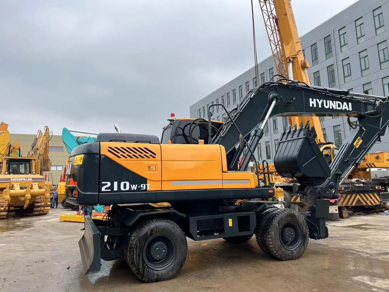 Hyundai 210w-9 wheel excavator - Колёсный экскаватор: фото 2 Hyundai 210w-9 wheel excavator - Колёсный экскаватор: фото 2