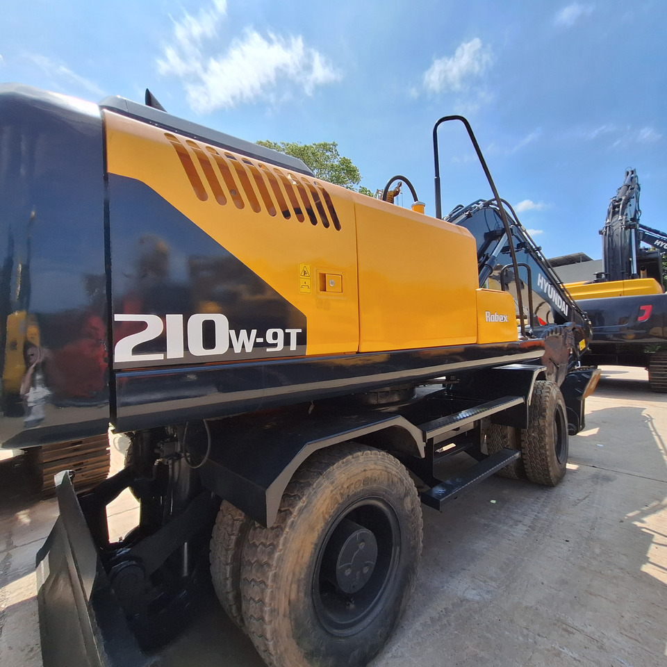 Hyundai 210w-9T wheel excavator - Колёсный экскаватор: фото 3 Hyundai 210w-9T wheel excavator - Колёсный экскаватор: фото 3