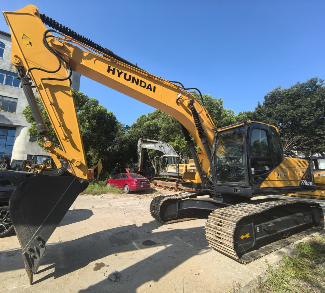 Hyundai 220lc-9s excavator - Колёсный экскаватор: фото 1 Hyundai 220lc-9s excavator - Колёсный экскаватор: фото 1