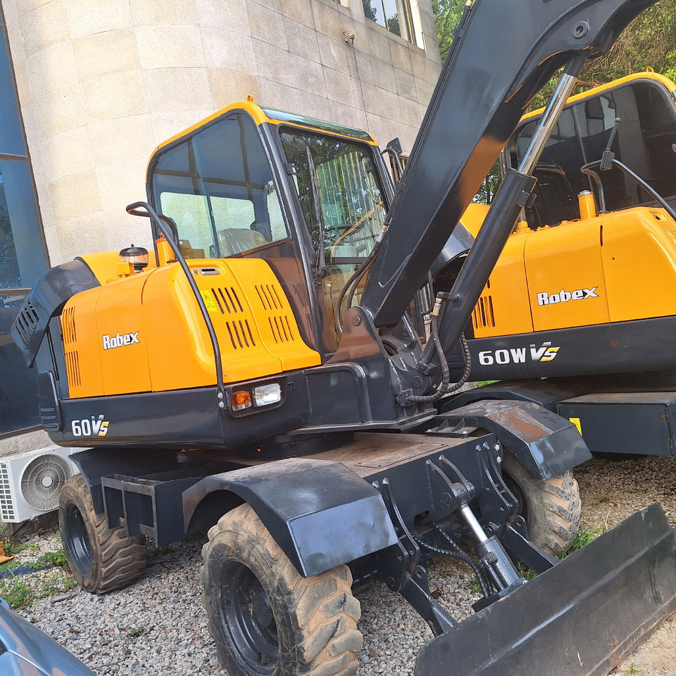 Hyundai 60vs excavator - Колёсный экскаватор: фото 1 Hyundai 60vs excavator - Колёсный экскаватор: фото 1