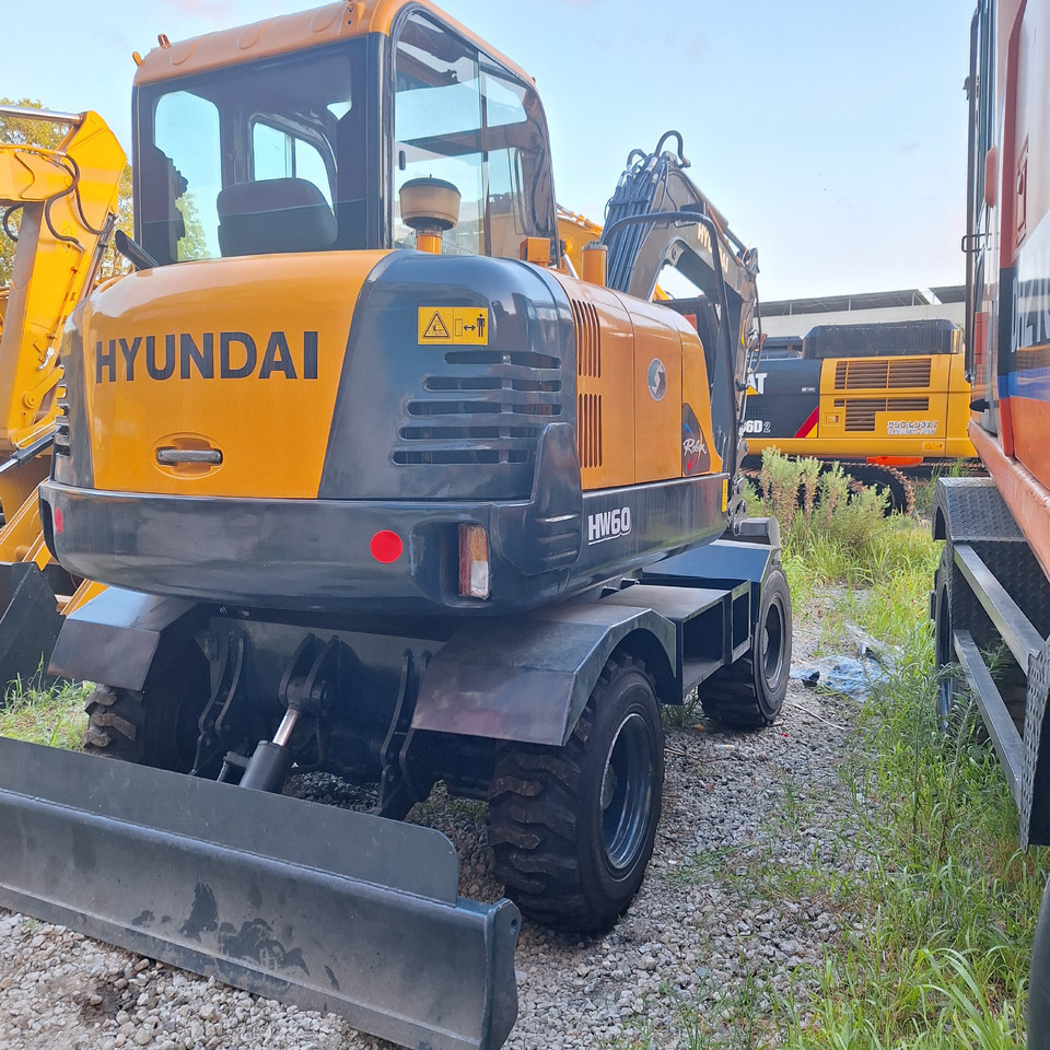 Hyundai 60vs excavator - Колёсный экскаватор: фото 2 Hyundai 60vs excavator - Колёсный экскаватор: фото 2
