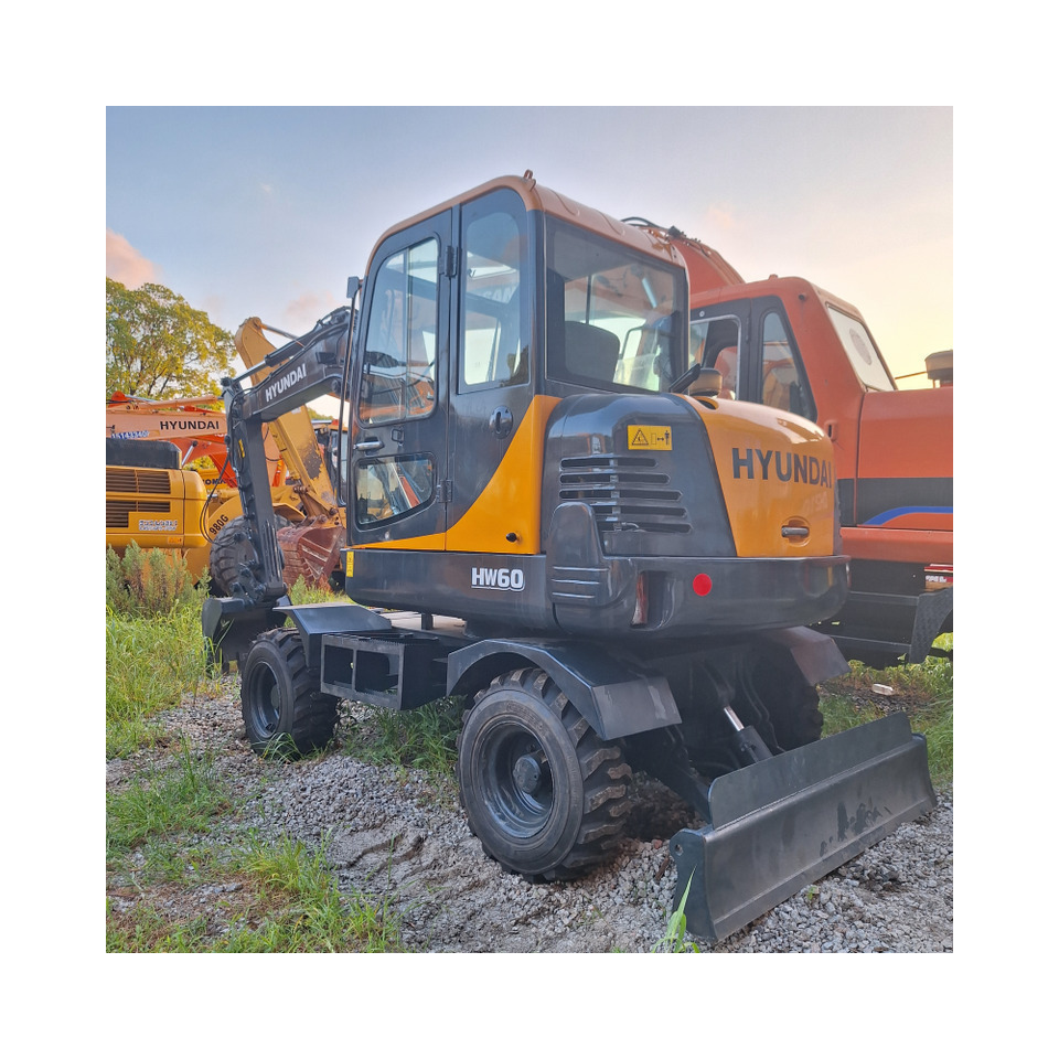 Hyundai HW60  excavator - Колёсный экскаватор: фото 1 Hyundai HW60  excavator - Колёсный экскаватор: фото 1