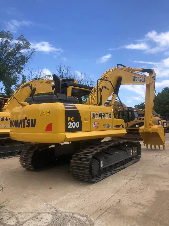 Komatsu PC200-8 Excavator - Гусеничный экскаватор: фото 1 Komatsu PC200-8 Excavator - Гусеничный экскаватор: фото 1