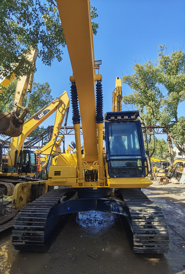 Komatsu PC200-8 Excavator - Гусеничный экскаватор: фото 2 Komatsu PC200-8 Excavator - Гусеничный экскаватор: фото 2