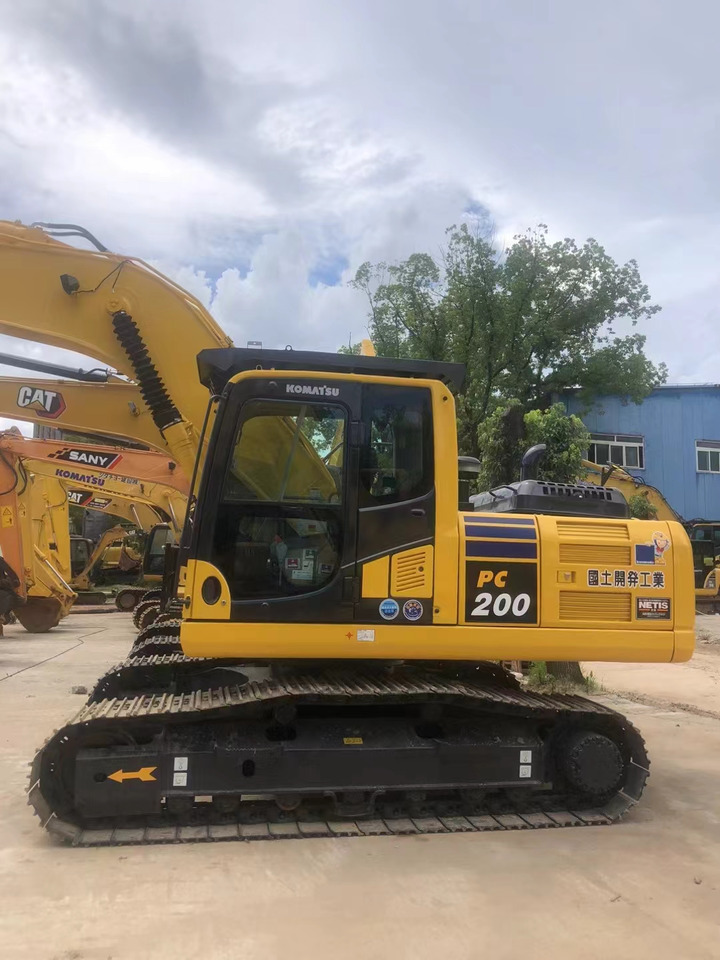 Komatsu PC200-8 Excavator - Гусеничный экскаватор: фото 1 Komatsu PC200-8 Excavator - Гусеничный экскаватор: фото 1