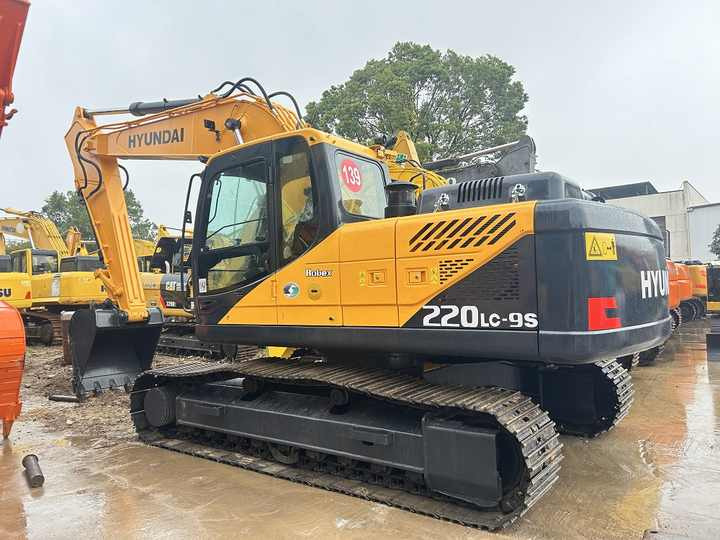 Perfect working Used Hyundai 220LC-9S Crawler Excavator Used Hyundai 220LC-9S Excavator in stock - Гусеничный экскаватор: фото 5 Perfect working Used Hyundai 220LC-9S Crawler Excavator Used Hyundai 220LC-9S Excavator in stock - Гусеничный экскаватор: фото 5