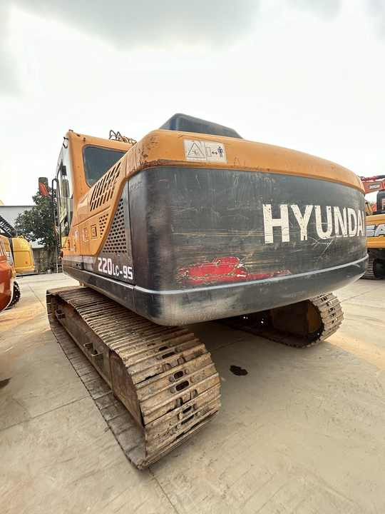 Perfect working Used Hyundai 220LC-9S Crawler Excavator Used Hyundai 220LC-9S Excavator in stock - Гусеничный экскаватор: фото 4 Perfect working Used Hyundai 220LC-9S Crawler Excavator Used Hyundai 220LC-9S Excavator in stock - Гусеничный экскаватор: фото 4