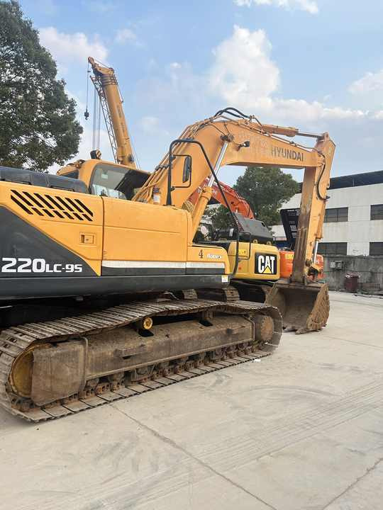 Perfect working Used Hyundai 220LC-9S Crawler Excavator Used Hyundai 220LC-9S Excavator in stock - Гусеничный экскаватор: фото 2 Perfect working Used Hyundai 220LC-9S Crawler Excavator Used Hyundai 220LC-9S Excavator in stock - Гусеничный экскаватор: фото 2
