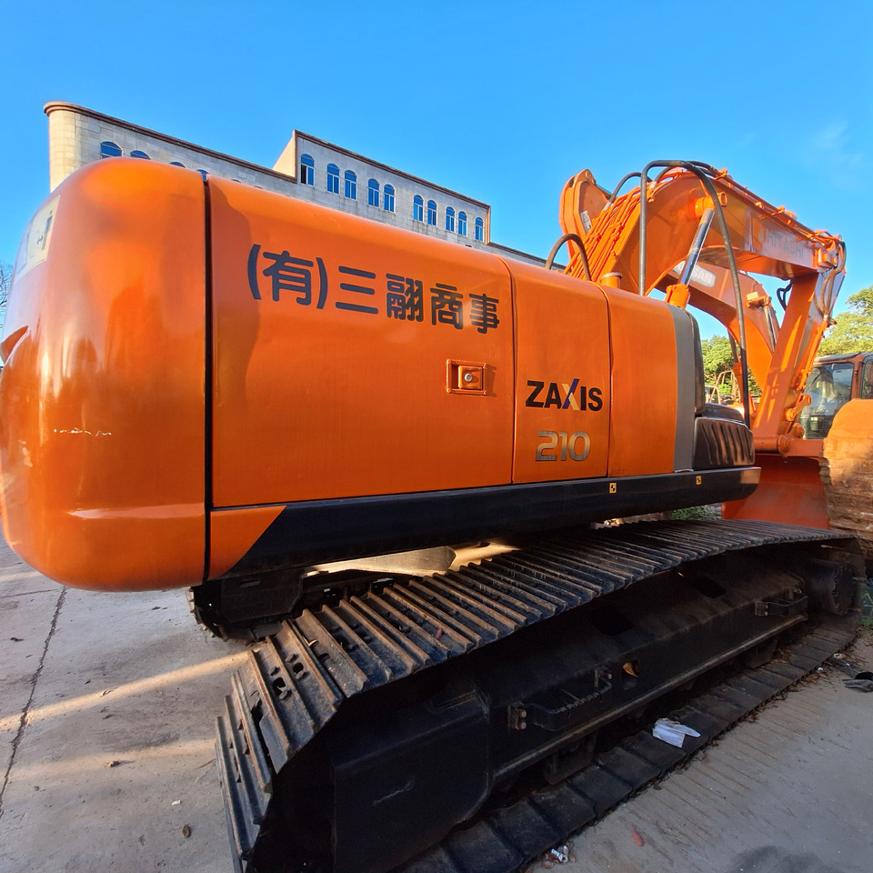Second hand Hitachi ZX210 excavator - Экскаватор: фото 3 Second hand Hitachi ZX210 excavator - Экскаватор: фото 3