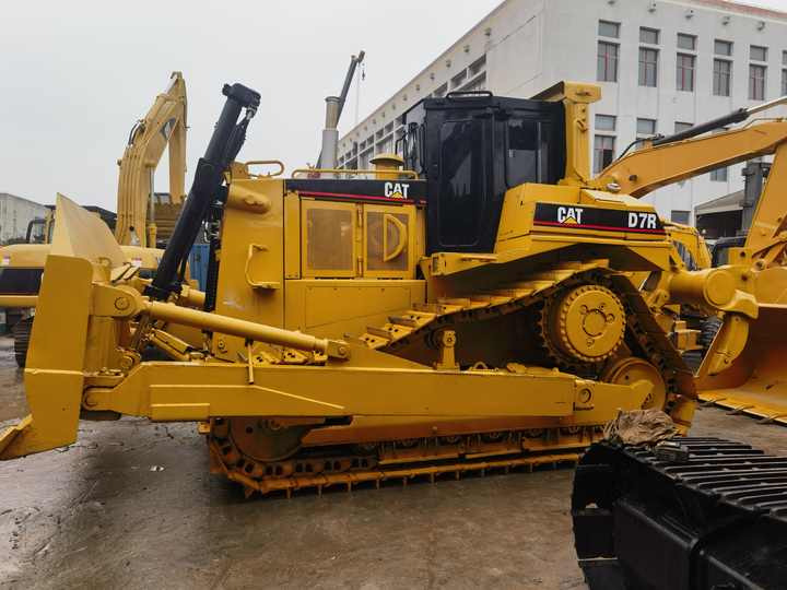 Used CAT D7R crawler bulldozer second hand heavy duty equipment construction bulldozers for sale - Бульдозер: фото 4 Used CAT D7R crawler bulldozer second hand heavy duty equipment construction bulldozers for sale - Бульдозер: фото 4
