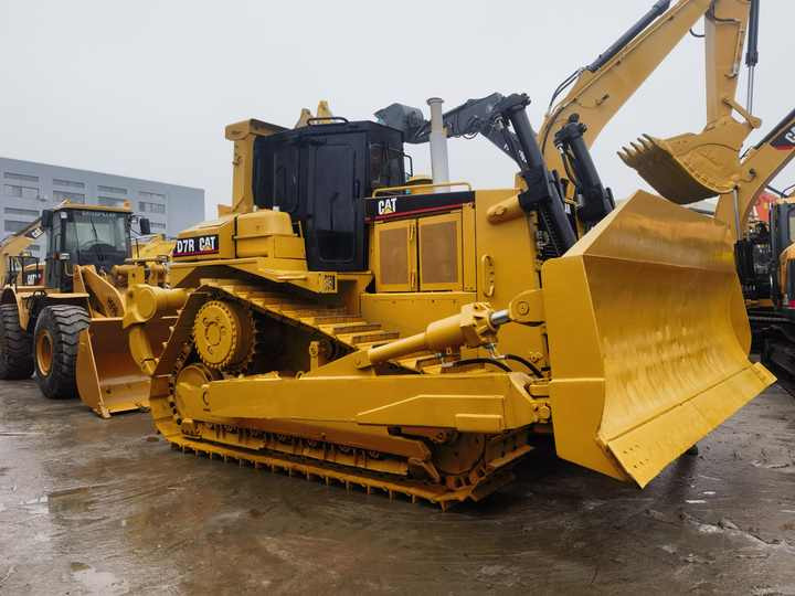 Used CAT D7R crawler bulldozer second hand heavy duty equipment construction bulldozers for sale - Бульдозер: фото 2 Used CAT D7R crawler bulldozer second hand heavy duty equipment construction bulldozers for sale - Бульдозер: фото 2