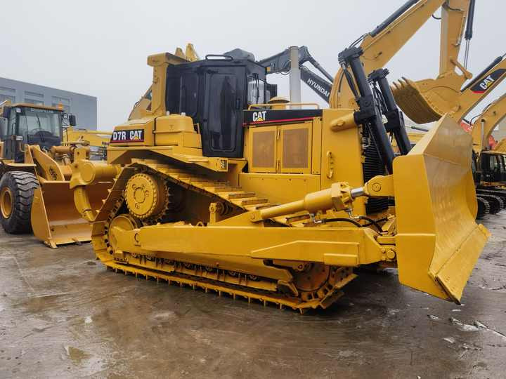 Used CAT D7R crawler bulldozer second hand heavy duty equipment construction bulldozers for sale - Бульдозер: фото 5 Used CAT D7R crawler bulldozer second hand heavy duty equipment construction bulldozers for sale - Бульдозер: фото 5
