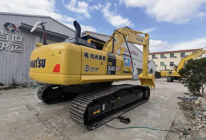 Used original komatsu240-8 24tons hydraulic crawler excavator used crawler excavator Komatsu pc240-8CL - Гусеничный экскаватор: фото 4 Used original komatsu240-8 24tons hydraulic crawler excavator used crawler excavator Komatsu pc240-8CL - Гусеничный экскаватор: фото 4