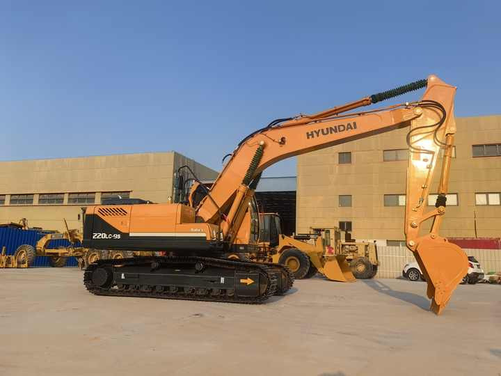 Hot sale high quality Hyundai 220LC-9S used crawler excavator 305LC-9T Hyundai used excavator for sale - Гусеничный экскаватор: фото 2 Hot sale high quality Hyundai 220LC-9S used crawler excavator 305LC-9T Hyundai used excavator for sale - Гусеничный экскаватор: фото 2
