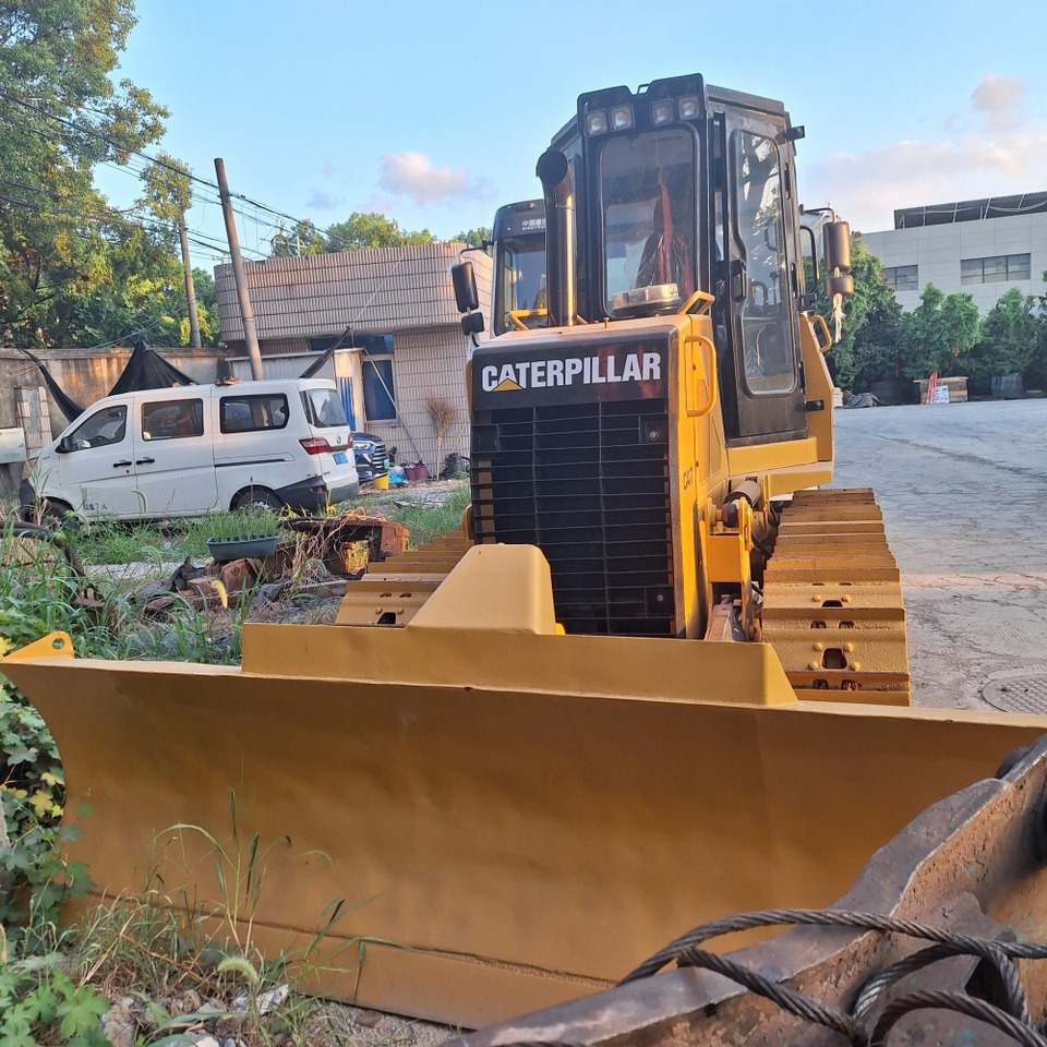 Used caterpillar cat D5k bulldozer - Бульдозер: фото 1 Used caterpillar cat D5k bulldozer - Бульдозер: фото 1