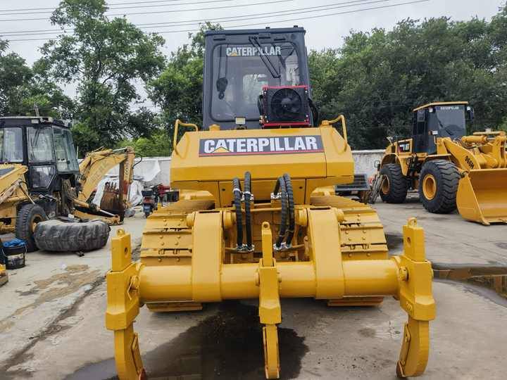Used crawler bulldozer for high quality used cat bulldozer low price and hot sales CAT D6G bulldozer - Бульдозер: фото 3 Used crawler bulldozer for high quality used cat bulldozer low price and hot sales CAT D6G bulldozer - Бульдозер: фото 3
