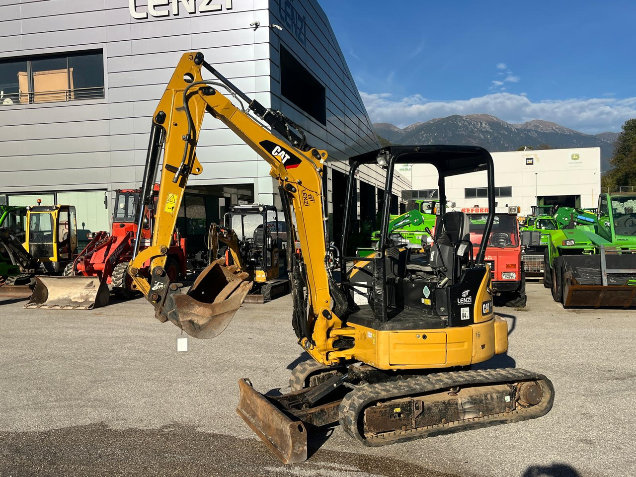 ESCAVATORE CAT 303 E CR - Мини-экскаватор: фото 2 ESCAVATORE CAT 303 E CR - Мини-экскаватор: фото 2