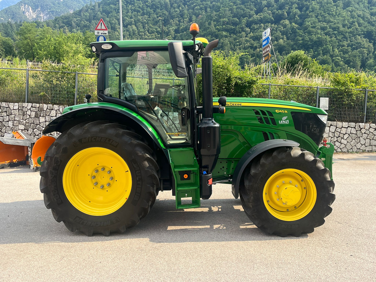 JOHN DEERE 6145 R - Трактор: фото 5 JOHN DEERE 6145 R - Трактор: фото 5