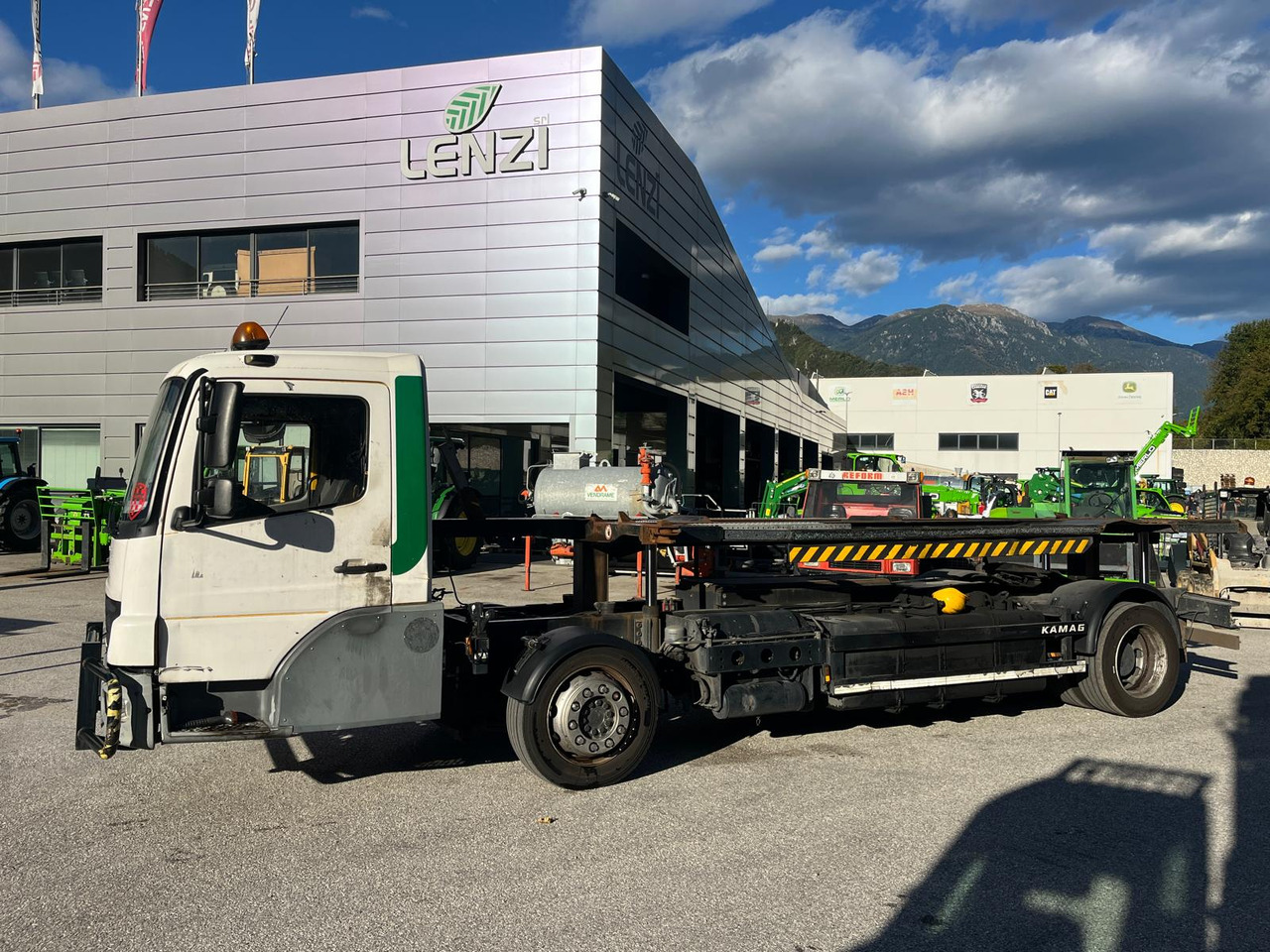 MERCEDES-BENZ KAMAG - Грузовик-контейнеровоз/ Сменный кузов: фото 2 MERCEDES-BENZ KAMAG - Грузовик-контейнеровоз/ Сменный кузов: фото 2