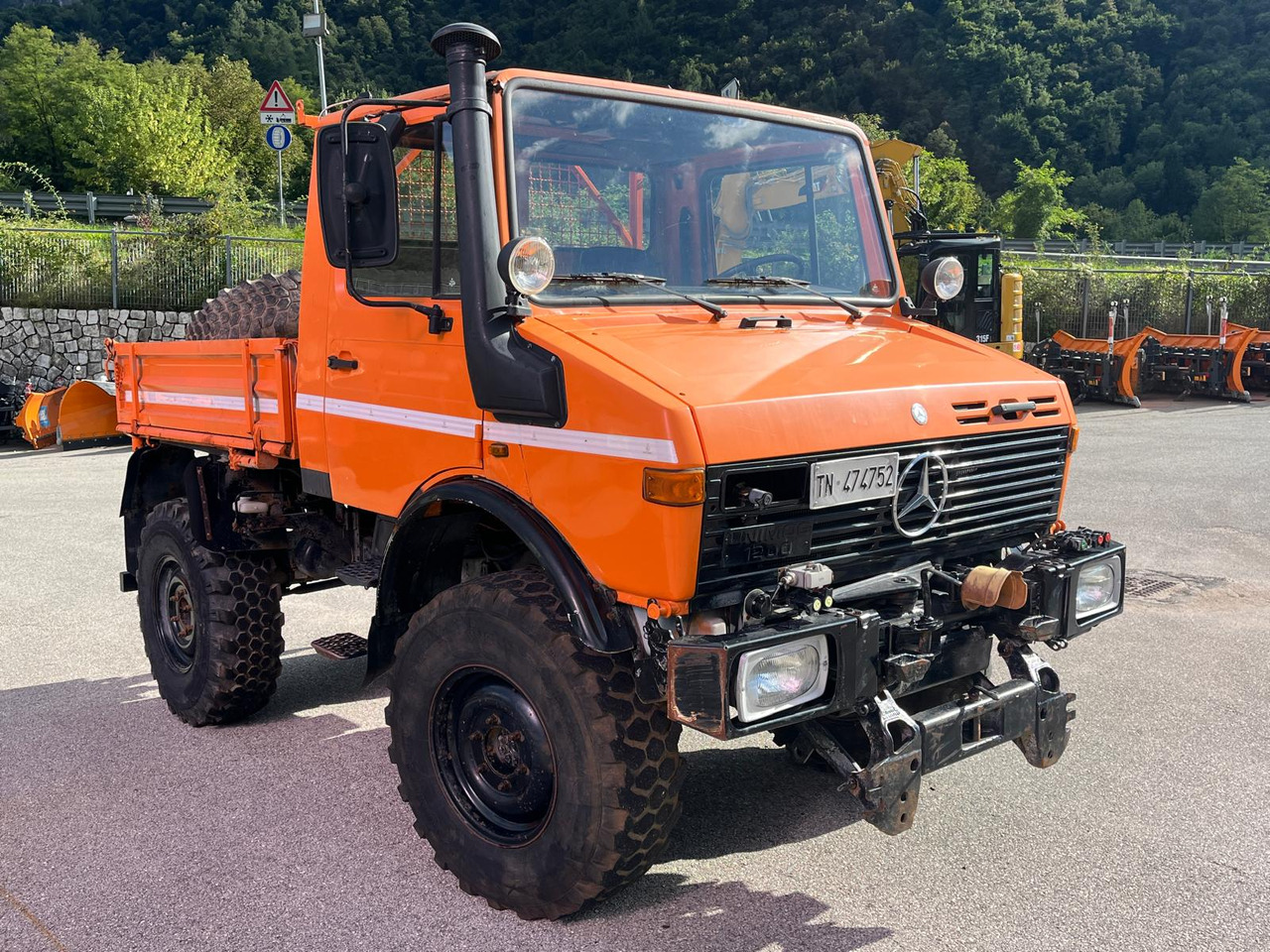 MERCEDES BENZ UNIMOG U1200 – 70 - Самосвал: фото 4 MERCEDES BENZ UNIMOG U1200 – 70 - Самосвал: фото 4
