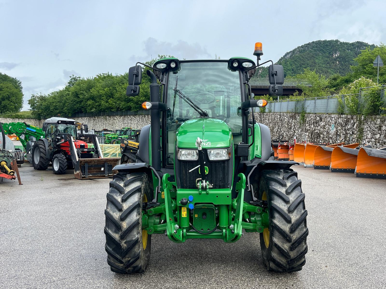 TRATTORE JOHN DEERE 5115R - Трактор: фото 3 TRATTORE JOHN DEERE 5115R - Трактор: фото 3