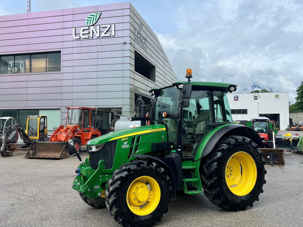 TRATTORE JOHN DEERE 5115R - Трактор: фото 1 TRATTORE JOHN DEERE 5115R - Трактор: фото 1