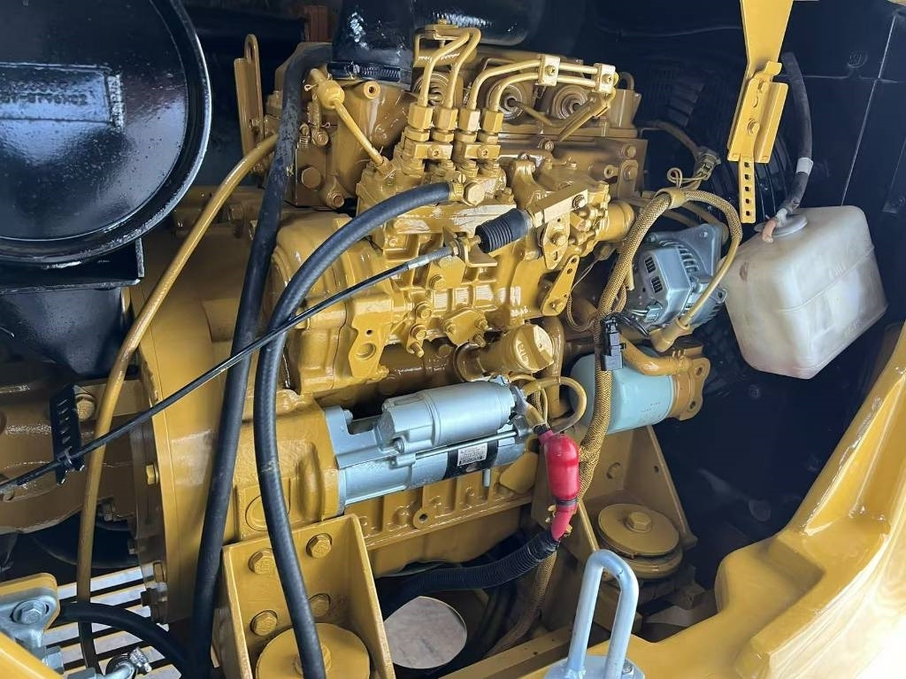 CAT 305.5 - Мини-экскаватор: фото 2 CAT 305.5 - Мини-экскаватор: фото 2