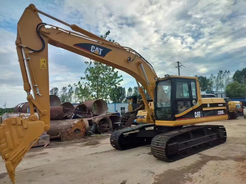 CAT 320 B L - Гусеничный экскаватор: фото 3 CAT 320 B L - Гусеничный экскаватор: фото 3