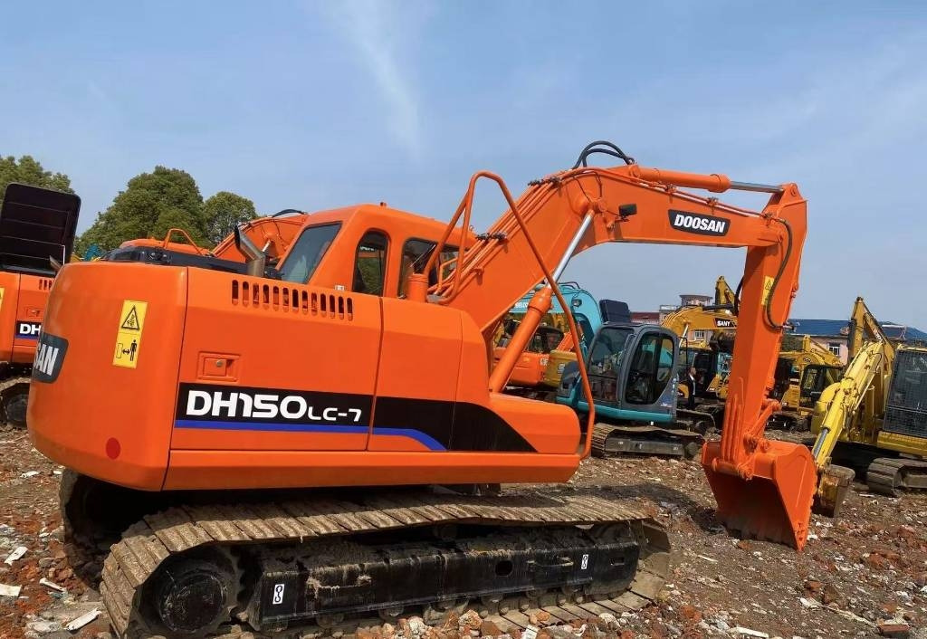Doosan DH 150 - Гусеничный экскаватор: фото 1 Doosan DH 150 - Гусеничный экскаватор: фото 1