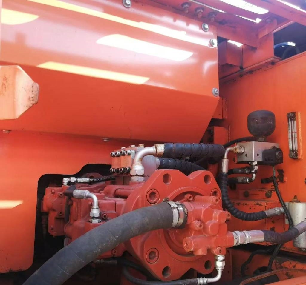 Doosan DH 220 - Гусеничный экскаватор: фото 5 Doosan DH 220 - Гусеничный экскаватор: фото 5