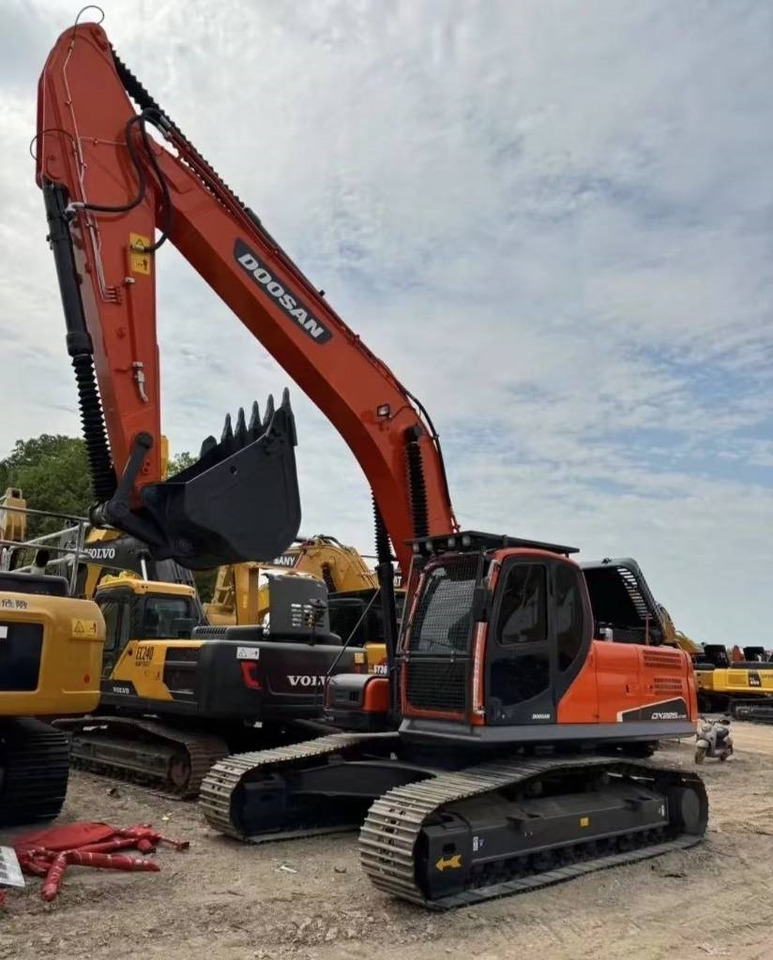 Doosan DX 225 - Гусеничный экскаватор: фото 1 Doosan DX 225 - Гусеничный экскаватор: фото 1