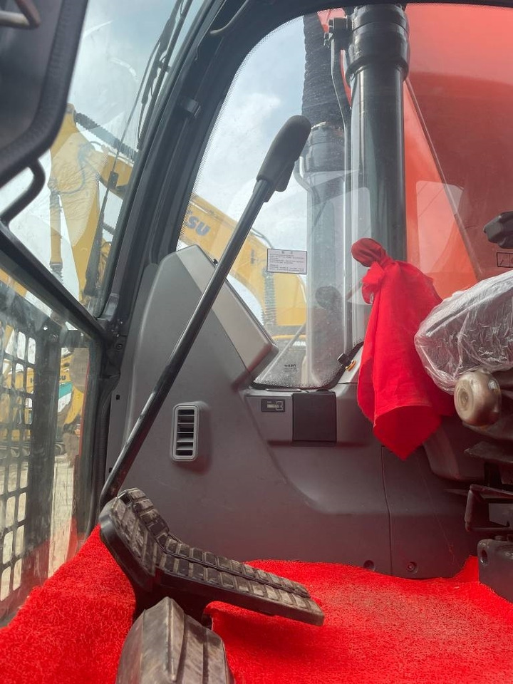 Doosan DX 225 - Гусеничный экскаватор: фото 3 Doosan DX 225 - Гусеничный экскаватор: фото 3