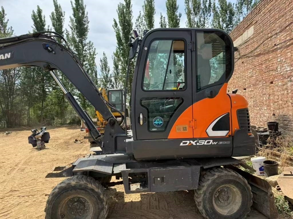 Doosan DX 60 - Гусеничный экскаватор: фото 5 Doosan DX 60 - Гусеничный экскаватор: фото 5