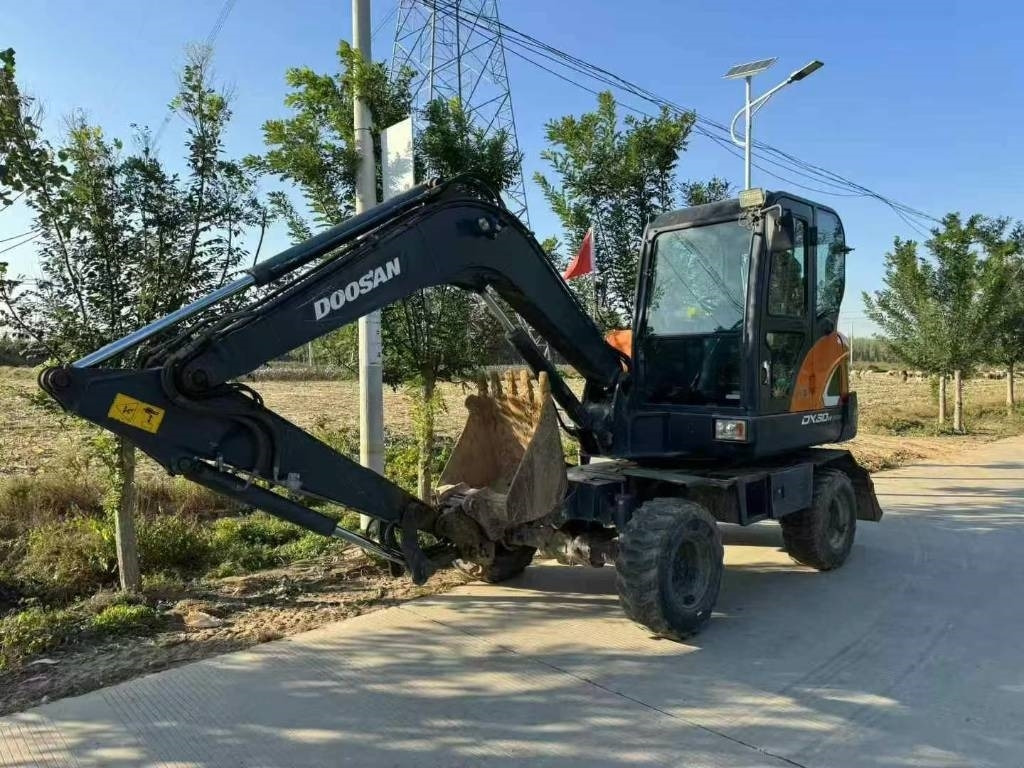Doosan DX 60 - Гусеничный экскаватор: фото 4 Doosan DX 60 - Гусеничный экскаватор: фото 4