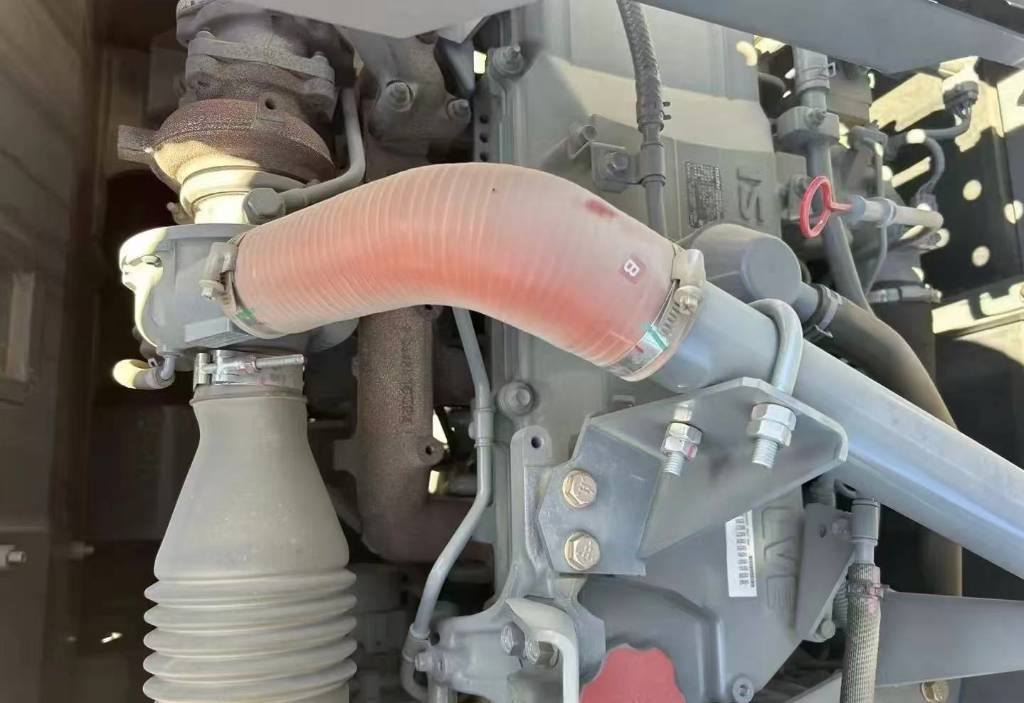 Hitachi 250 - Гусеничный экскаватор: фото 2 Hitachi 250 - Гусеничный экскаватор: фото 2