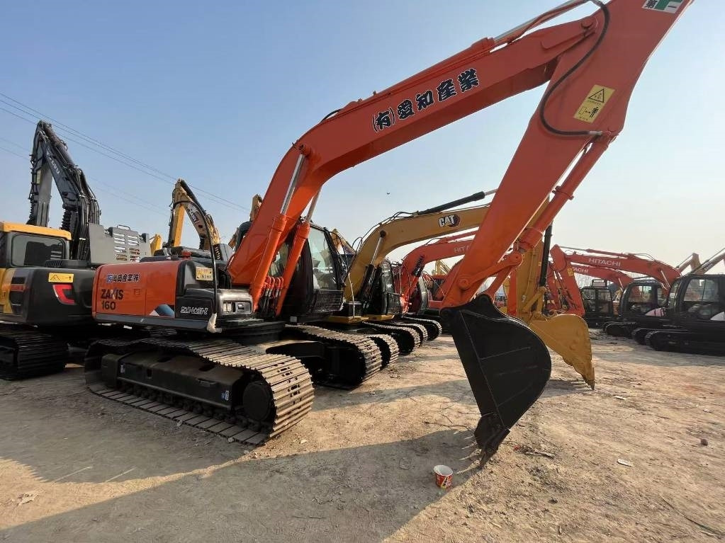 Hitachi ZX 160 LC - Гусеничный экскаватор: фото 3 Hitachi ZX 160 LC - Гусеничный экскаватор: фото 3