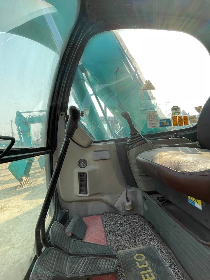 Kobelco SK 135 - Гусеничный экскаватор: фото 2 Kobelco SK 135 - Гусеничный экскаватор: фото 2