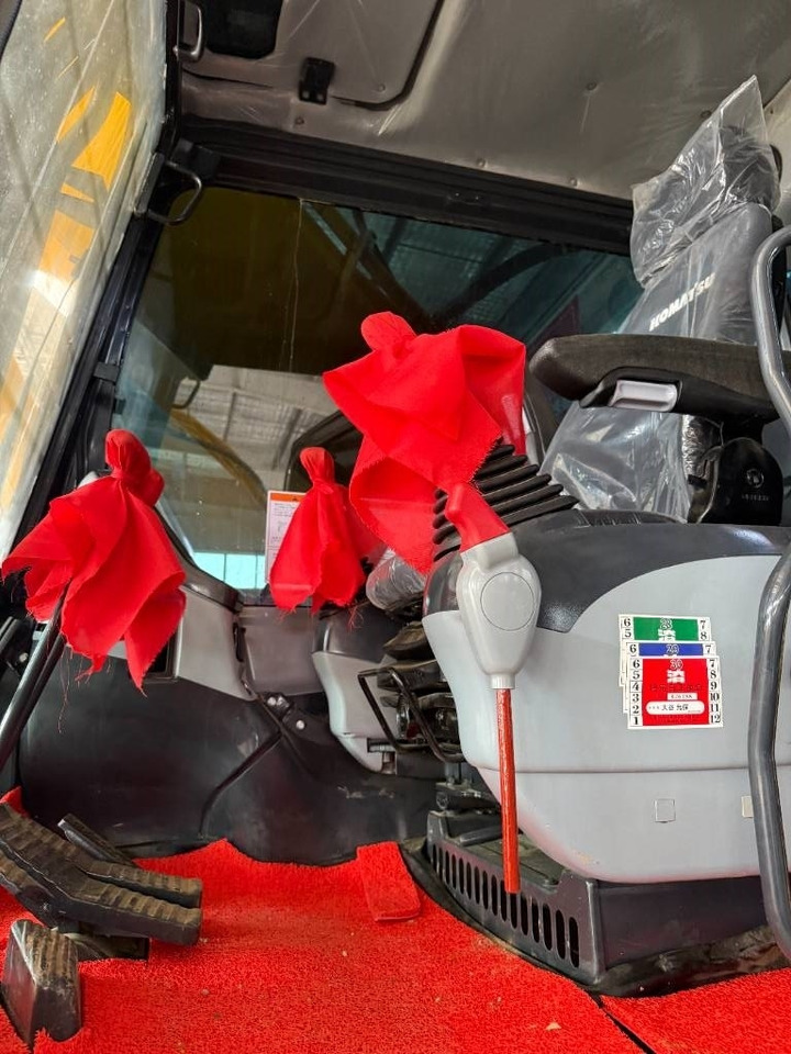 Komatsu 350 - Гусеничный экскаватор: фото 3 Komatsu 350 - Гусеничный экскаватор: фото 3