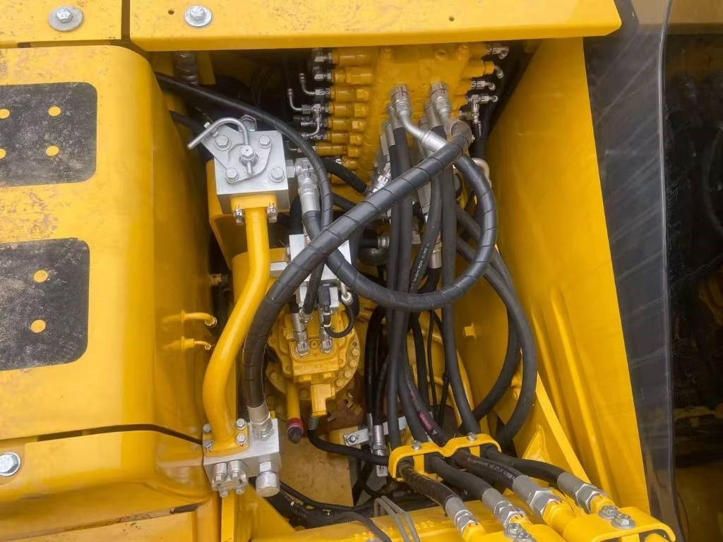 Komatsu PC 130 - Гусеничный экскаватор: фото 5 Komatsu PC 130 - Гусеничный экскаватор: фото 5
