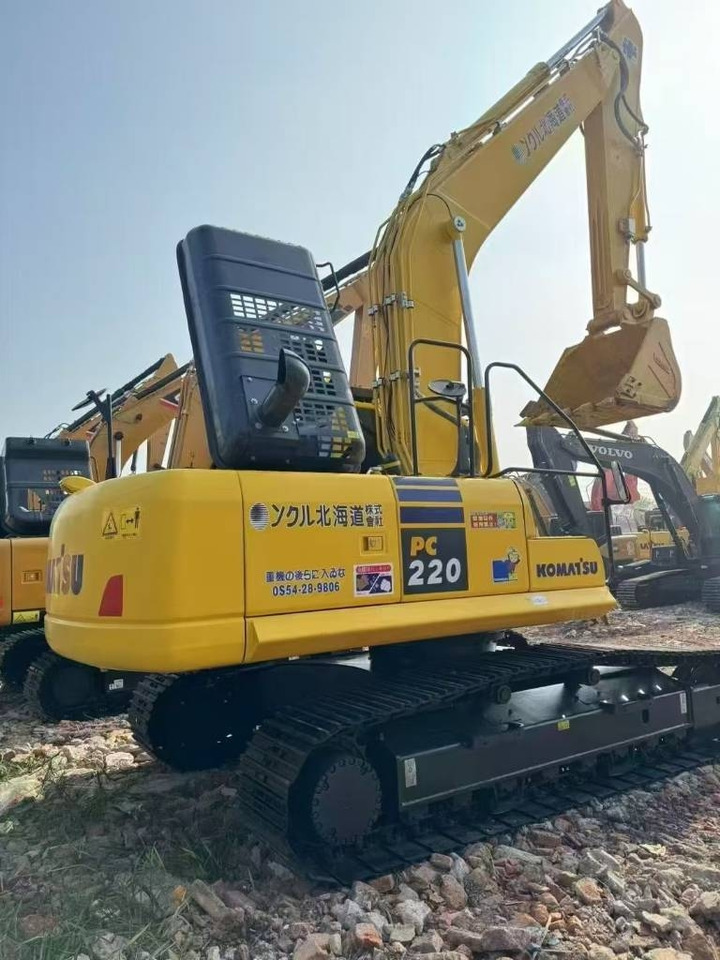 Komatsu PC 220-8 - Гусеничный экскаватор: фото 1 Komatsu PC 220-8 - Гусеничный экскаватор: фото 1