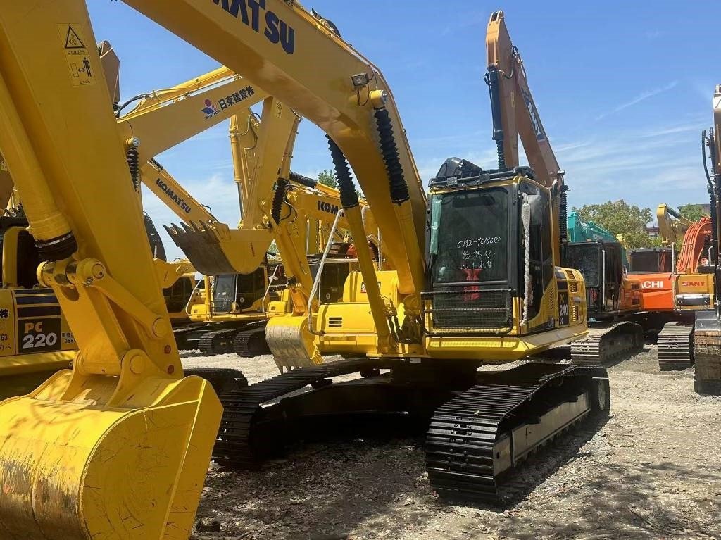 Komatsu PC 240 LC-8 - Гусеничный экскаватор: фото 1 Komatsu PC 240 LC-8 - Гусеничный экскаватор: фото 1