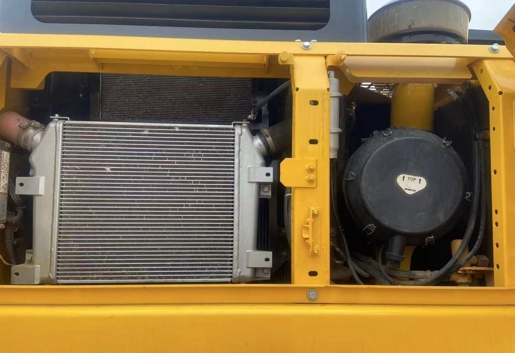 Komatsu PC 400  - Гусеничный экскаватор: фото 2 Komatsu PC 400  - Гусеничный экскаватор: фото 2